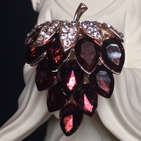 Grapes Teardrop Crystal Brooch - Picture 13 of 16